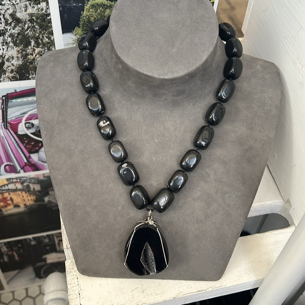 Heavy Vintage 1990 Chunky genuine agate geode stone necklace.